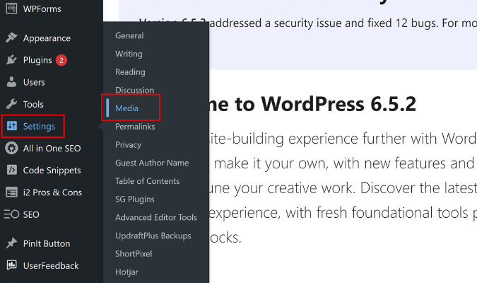 WordPress size dashboard with red box around Settings and red box around Media